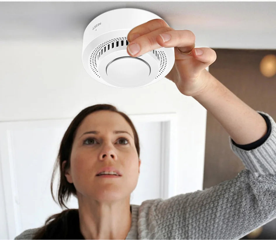 Tuya WiFi Smart Smoke Detector – Fire Alarm System for Home Safety | Wireless